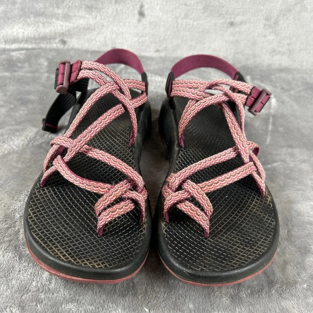 Chaco Z2 Classic Women 9 Burgundy Pink Double Strap Toe Loop Vibram Sandals